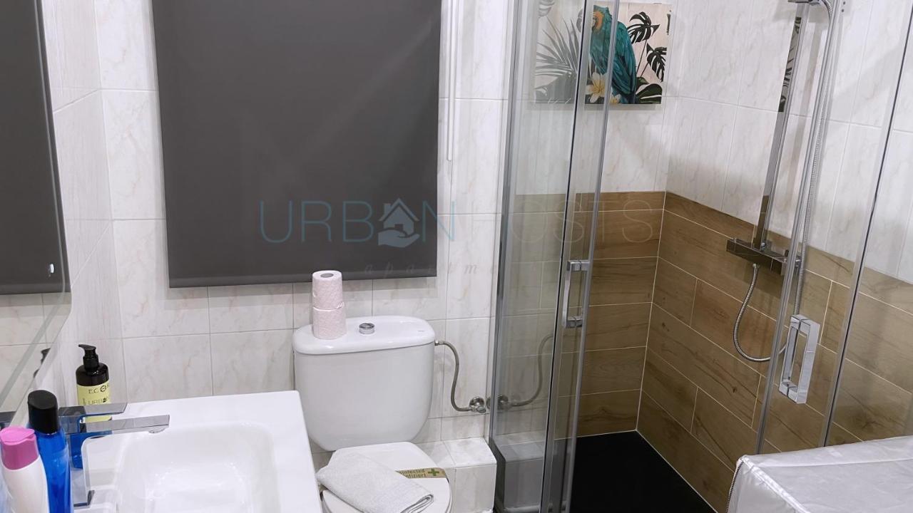 Vivienda Turistica Urbana En Santuchu, Comoda, Funcional Y Con Parking Bilbao